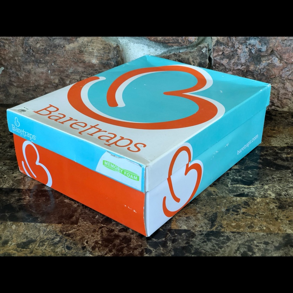 NEW Baretraps Girls' Kinley Boots - Picture 6 of 14